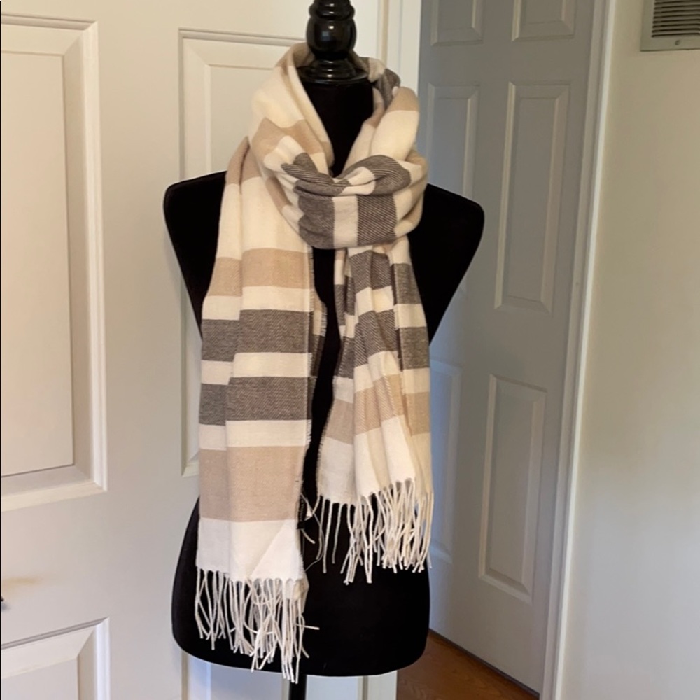 Scarf - Picture 2 of 4
